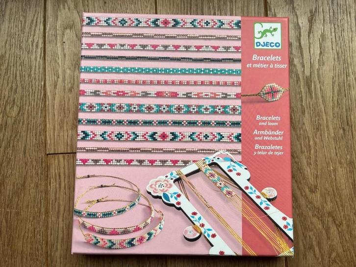 Armbanden en weefgetouw van Djeco, Kinderen en Baby's, Speelgoed | Educatief en Creatief, Zo goed als nieuw, Knutselen, Ophalen
