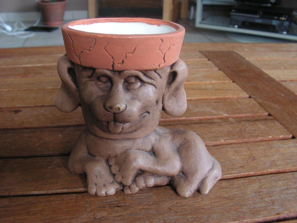 Vase en céramique en forme de chien., Moins de 50 cm, Enlèvement ou Envoi, Autres couleurs, Poterie ou Porcelaine