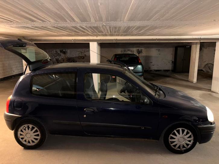 Renault clio 2, Autos, Renault, Particulier, Clio, Essence, Euro 3, Autre carrosserie, 3 portes, Boîte manuelle, Bleu, Gris, Enlèvement