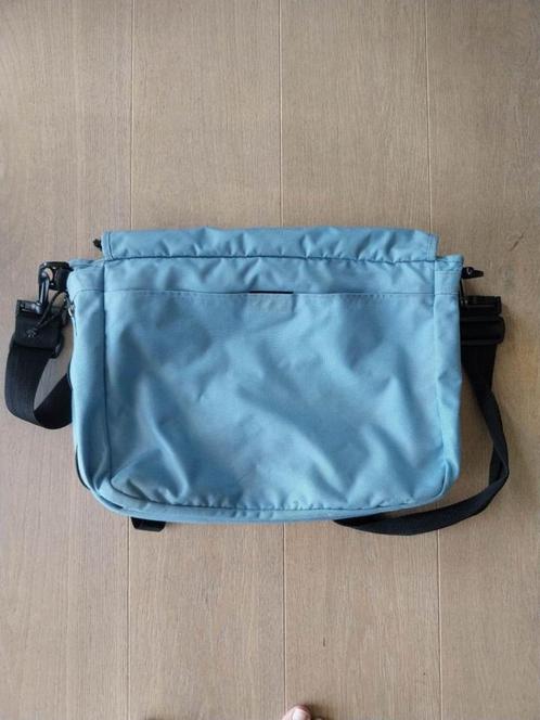 Eastpak best sale bleu ciel