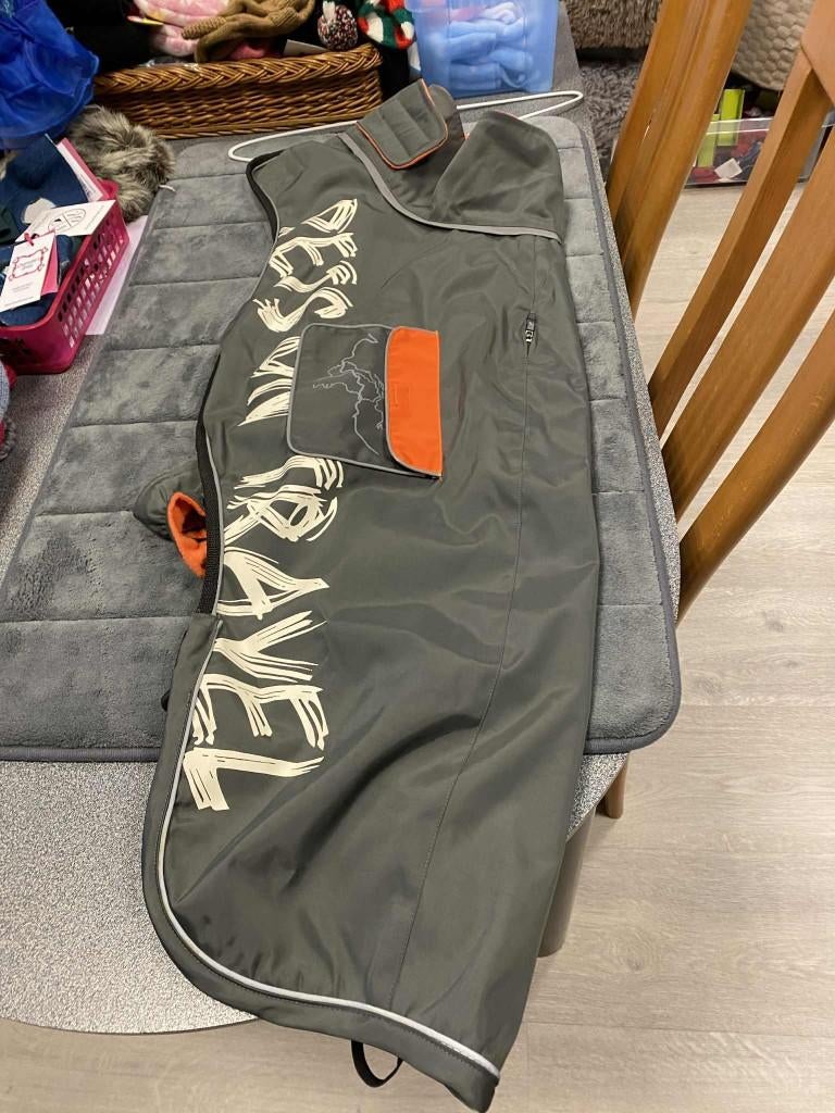 Jas voor grote hond aan outletprijs, Dieren en Toebehoren, Hondenkleding, Nieuw, Ophalen of Verzenden