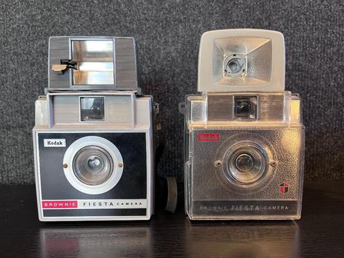 2 Kodak Brownie Fiesta camera's + Flash houder - 127 film, TV, Hi-fi & Vidéo, Appareils photo analogiques, Utilisé, Compact, Kodak