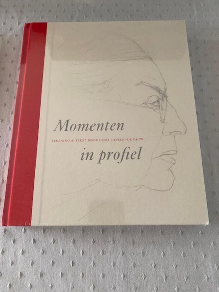 Lydia Deveen-De Pauw ( Momenten in profiel ) Autobiografie, Boeken, Politiek en Maatschappij, Nieuw, Ophalen of Verzenden