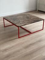 Salontafel met bruin marmeren design rode stalen structuur, Ophalen, Design XXe et XXIe, 50 tot 100 cm, Overige materialen