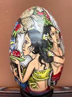 Handbeschilderd HOUTEN EI op houten voet uit Bali Indonesië, Antiek en Kunst, Ophalen of Verzenden