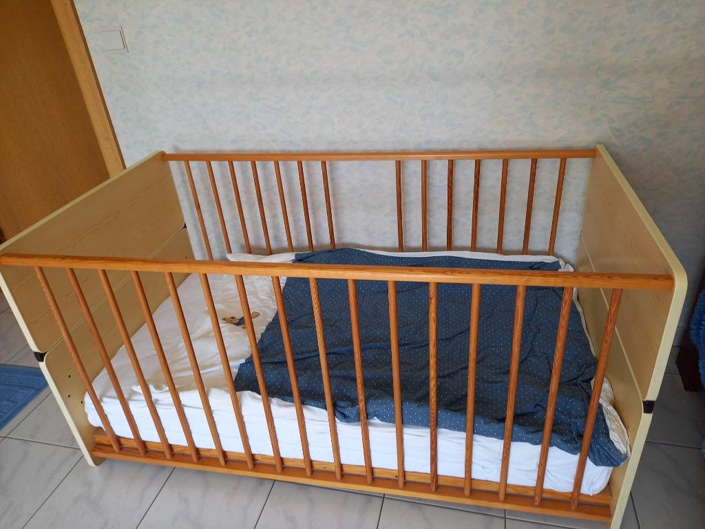 Kinderbed+matras+donsdeken+dekbedovertrekken+beschermers, Kinderen en Baby's, Kinderkamer | Bedden, Zo goed als nieuw, 140 tot 160 cm