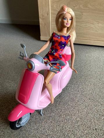 set: barbie op scooter voor 12 euro beschikbaar voor biedingen