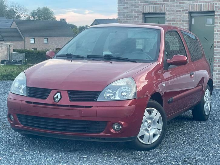 Renault Clio 1.2i - Benzine - EURO 4 - 139.000 km, Auto's, Renault, Particulier, Clio, ABS, Airbags, Boordcomputer, Centrale vergrendeling