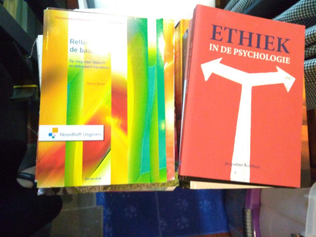 ethiek in de psychologie, Boeken, Studieboeken en Cursussen, Zo goed als nieuw, Ophalen of Verzenden