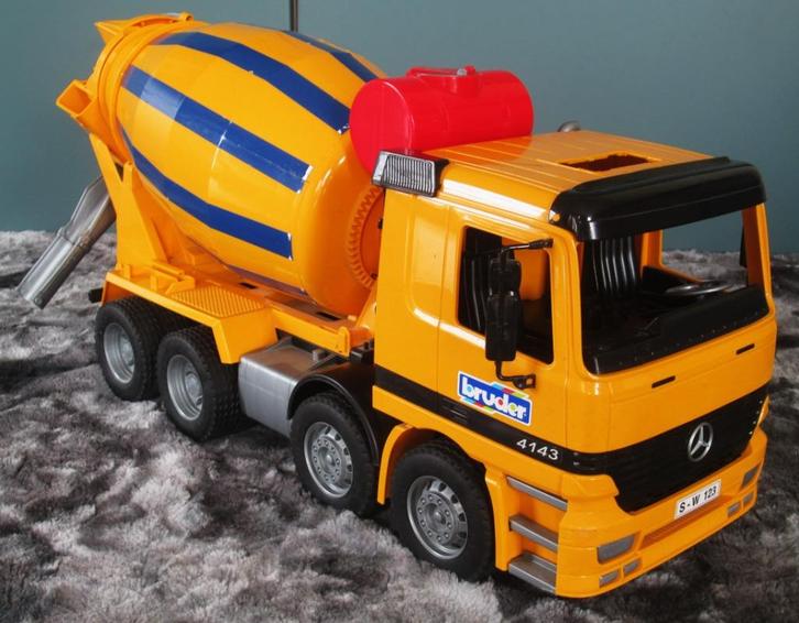 Bruder Mercedes-Benz Actros Roadmax Betonmixer - Vintage, Kinderen en Baby's, Speelgoed |Speelgoedvoertuigen, Zo goed als nieuw