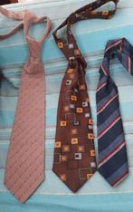 Diverses cravates, Porté, Enlèvement