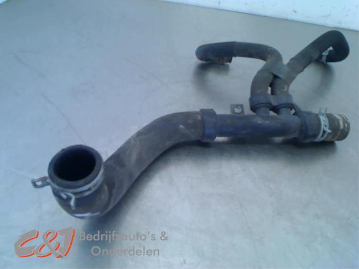 Tuyau radiateur d'un Nissan NV300, Autos : Pièces & Accessoires, Climatisation & Chauffage, Nissan, Utilisé, 3 mois de garantie