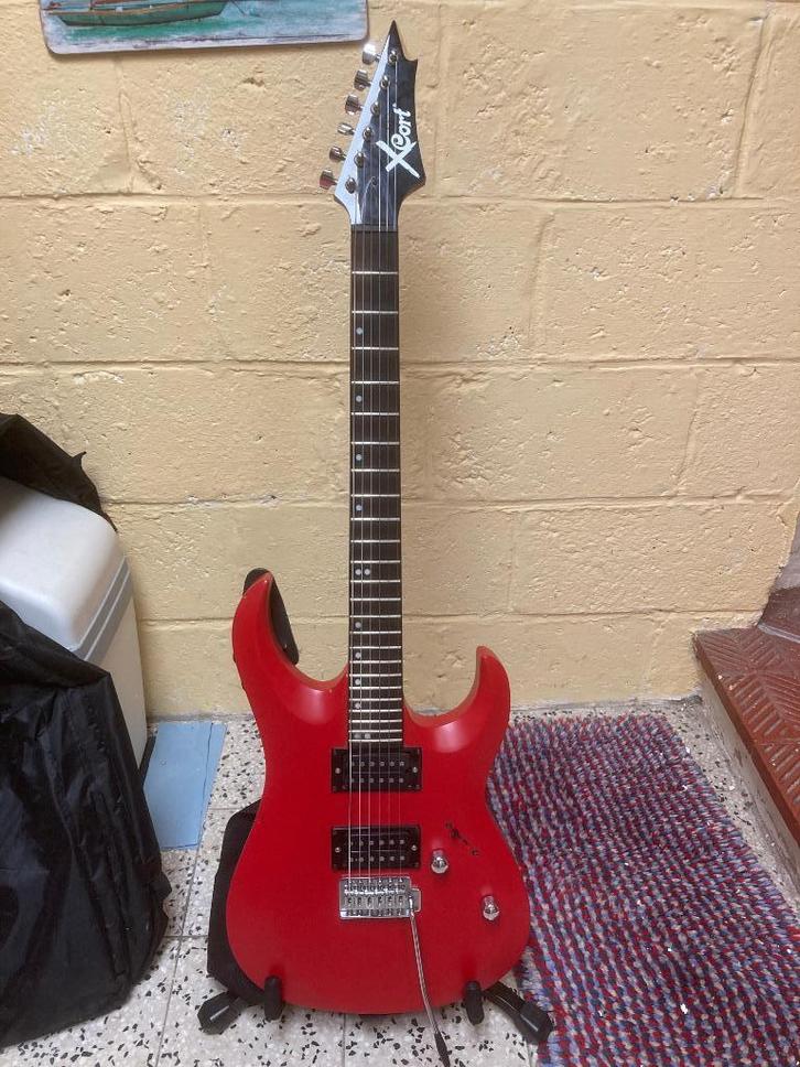 Cort X1 en Samick SM10 versterker, Muziek en Instrumenten, Snaarinstrumenten | Gitaren | Elektrisch, Gebruikt, Solid body, Overige merken