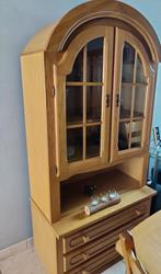 Vitrinekast in lichte eik, Huis en Inrichting, Kasten | Vitrinekasten, Ophalen