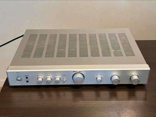 ROTEL RA-04 Stereo Integrated Amplifier, TV, Hi-fi & Vidéo, Chaîne Hi-fi, Comme neuf, Enlèvement