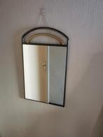 Miroir unique, Enlèvement