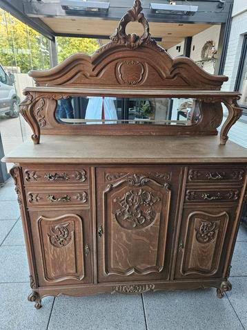 Antieke Louis xv kast....goede staat beschikbaar voor biedingen