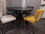Ronde tafel en 4 prachtige stoelen, Huis en Inrichting, Ophalen of Verzenden, Zo goed als nieuw