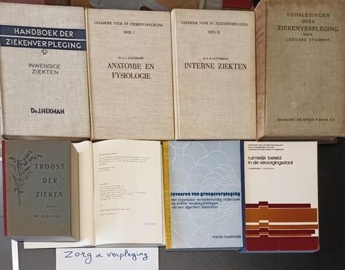 Boeken thema's levenscyclus en (verpleeg-)zorg, Antiek en Kunst, Antiek | Boeken en Manuscripten, Ophalen