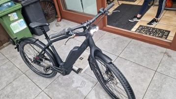 Trek Supercommuter 9+ Speedpedalec in prima staat weinig km. beschikbaar voor biedingen