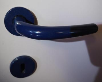 poignée de porte en PVC de couleur bleue
