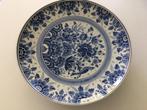 Vintage grote  porselein Deftse schotel op voet, Antiek en Kunst, Ophalen of Verzenden