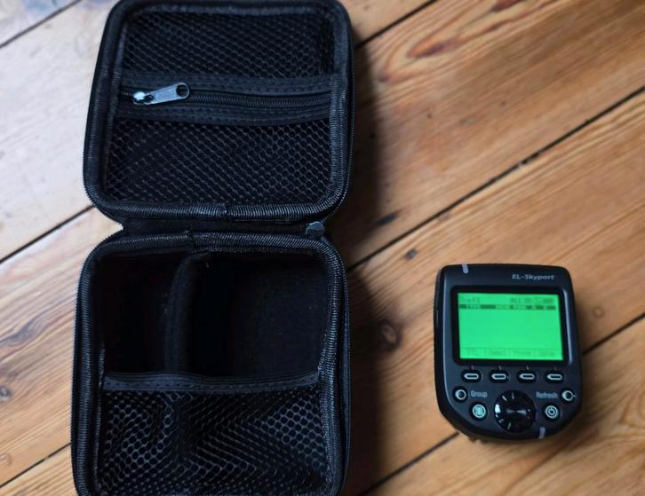 Elinchrom Pro zender voor Nikon + hoesje, Audio, Tv en Foto, Foto | Flitsers, Nikon, Ophalen of Verzenden