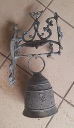 Cloche extérieure à suspendre., Enlèvement