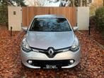 Renault Clio 1.2i Automaat-Navigatie-Parkeersensoren-Bluetoo, Auto's, Renault, Euro 5, Gebruikt, Zwart, 4 cilinders