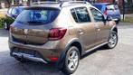 Dacia Sandero Stepway, hoge instap, automaat, vele opties, Automaat, Stof, Euro 6, Bruin