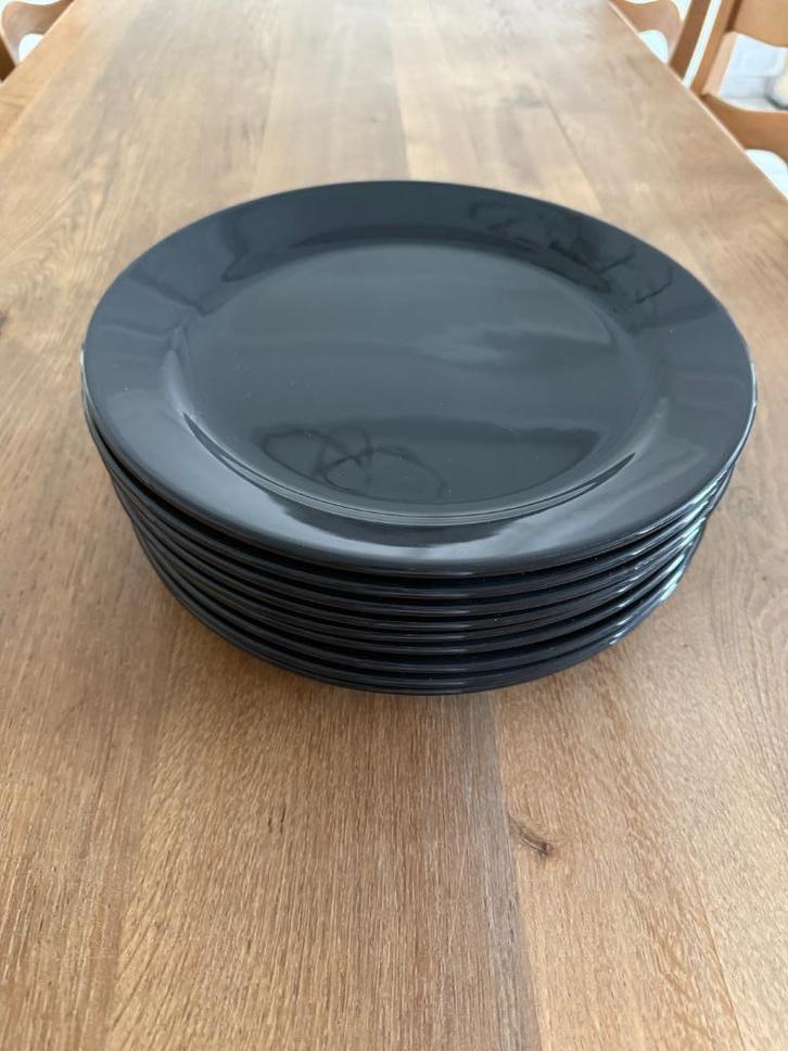 9 zwarte onderzet borden, Huis en Inrichting, Keuken | Servies, Gebruikt, Bord(en), Effen, Keramiek, Ophalen of Verzenden