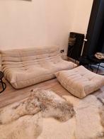 Ligne Roset Togo 2-zits + poef, Huis en Inrichting, Zetels | Zetels, Ophalen, Driepersoons, Zo goed als nieuw, Rechte bank
