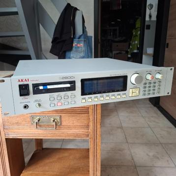 AKAI S2800, Enlèvement, Utilisé
