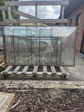 Gratis dubbel glas beschikbaar voor biedingen