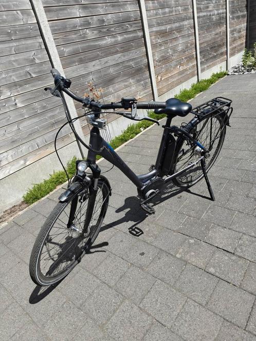Elektrische fiets in nieuwstaat, Fietsen en Brommers, Elektrische fietsen, Zo goed als nieuw, Ophalen