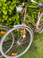 2 oude vintage fietsen met taksplaatje, Ophalen