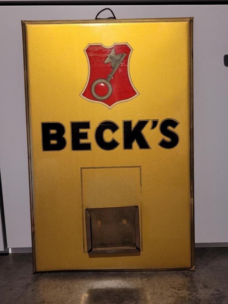 vintage reclamekoeler bier Beck's kalenderhouder, Verzamelen, Merken en Reclamevoorwerpen, Gebruikt, Reclamebord, Ophalen of Verzenden