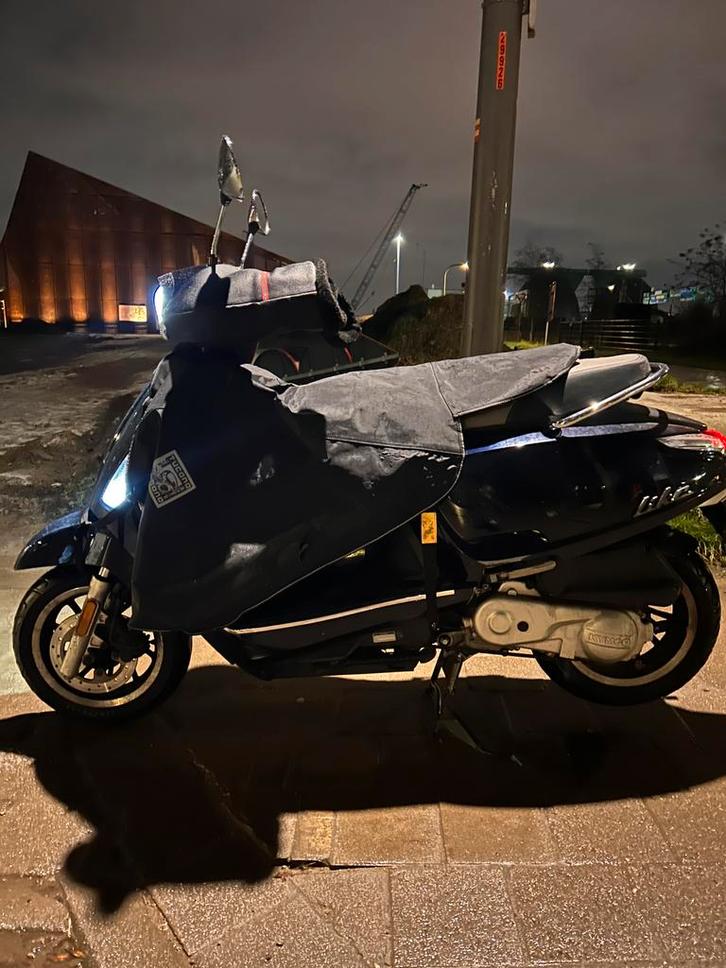 Scooter Kymco Like 50cc, Fietsen en Brommers, Scooters | Kymco, Zo goed als nieuw, Like, Klasse A (25 km/u), Benzine, Ophalen