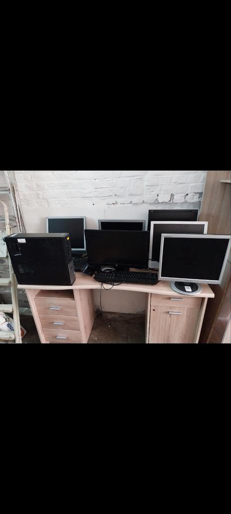 set computers, schermen en toetsenborden (levering mogelijk), Computers en Software, Desktop Pc's, Zo goed als nieuw, Ophalen of Verzenden