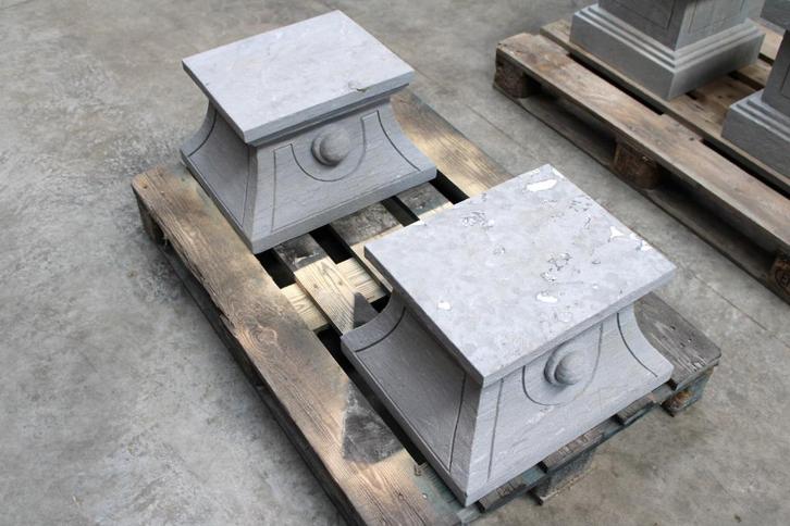 blauwe stenen kogelbasis gesneden uit de massa, gezandstraal, Tuin en Terras, Tuinbeelden, Nieuw, Overige typen, Steen, Ophalen