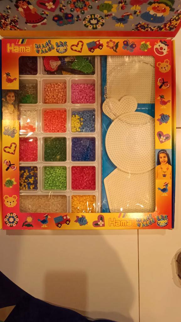 Coffret de perles à repasser + des fluorescentes Hama. 🤩, Hobby & Loisirs créatifs, Fabrication de Perles & Bijoux, Utilisé, Perle