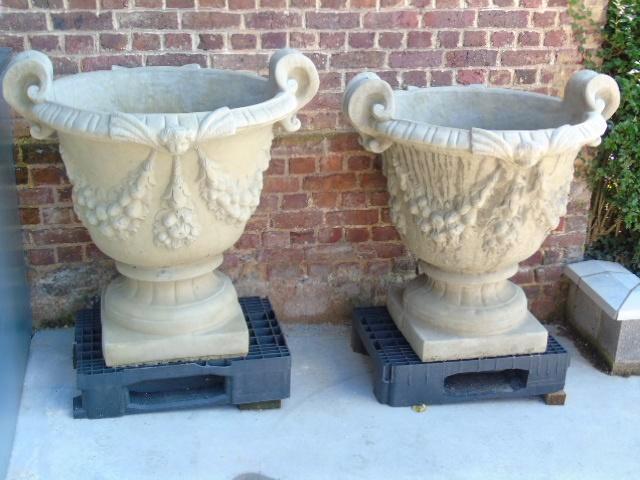 vasque jardinière avec dessins en pierre , HAUT 1 m !, Jardin & Terrasse, Vases de jardin, Neuf, Enlèvement ou Envoi