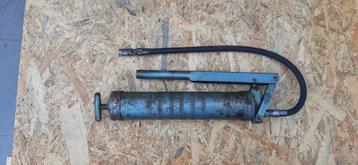 Vetpomp smeerpomp beschikbaar voor biedingen