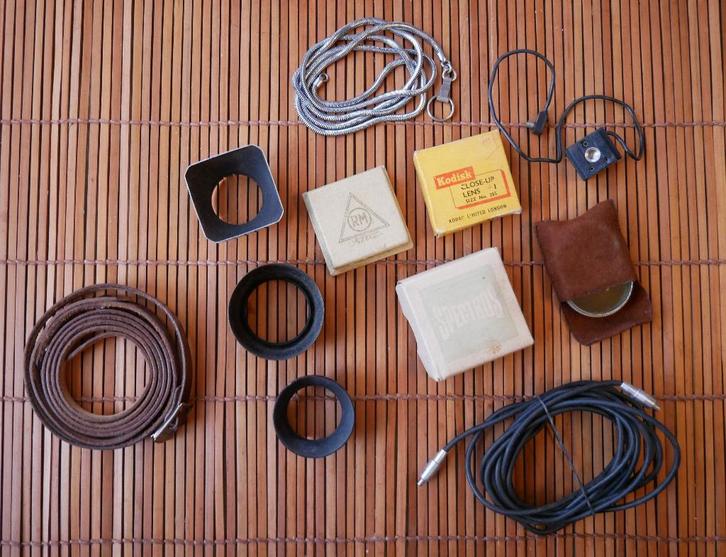 Set met vintage fotoaccessoires, Verzamelen, Foto-apparatuur en Filmapparatuur, Lens of Lenzen, 1940 tot 1960, Ophalen of Verzenden