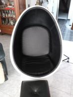 Fauteuil Egg, Ophalen