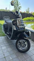 Vespa gtv 300, Fietsen en Brommers, Ophalen, Zo goed als nieuw