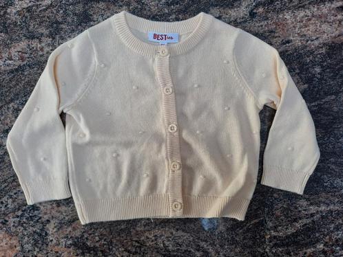 Mt 68 Beige gebreide gilet, Kinderen en Baby's, Babykleding | Maat 68, Zo goed als nieuw, Meisje, Truitje of Vestje, Ophalen of Verzenden