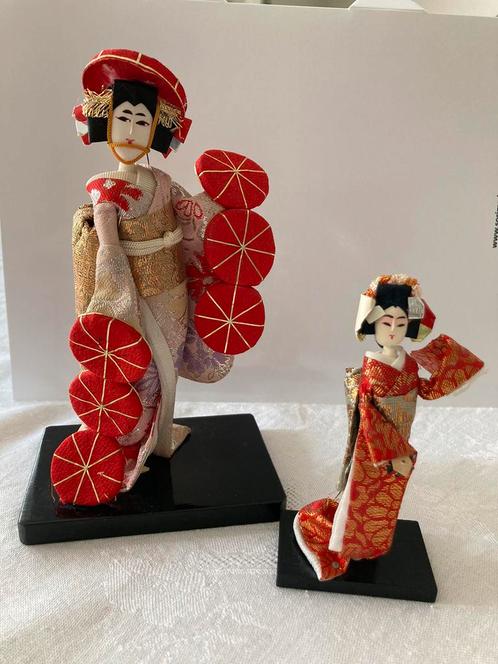 Poupée japonaises de collection authentiques, Collections, Statues & Figurines, Comme neuf