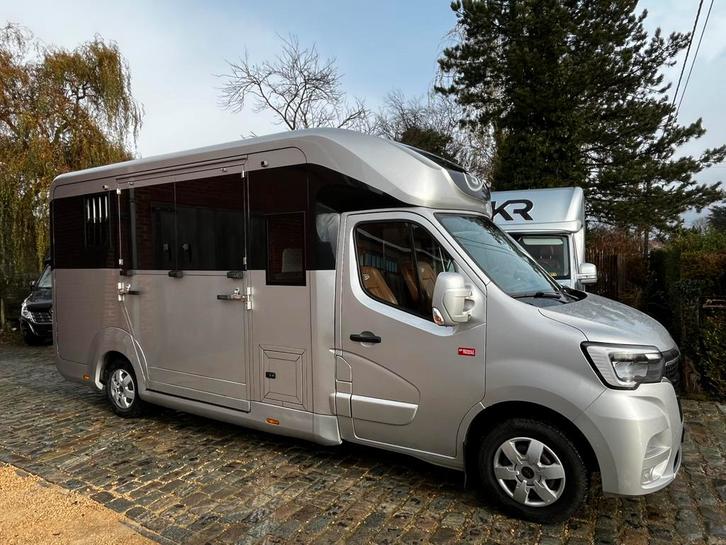 Mooie STX Dub.Cab. Hengstenuitvoering paardencamionette, Dieren en Toebehoren, Paarden en Pony's | Trailers en Aanhangwagens, Ophalen