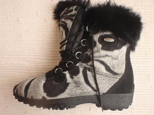 Mooie, zwart-witte Olang winterbotten - mt 40 - NIEUWSTAAT !, Vêtements | Femmes, Chaussures, Neuf, Bottes de neige, Noir, Enlèvement